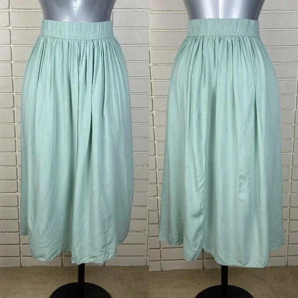 Mint green contemporary, pleated, pull on midi length skirt, size extra large - Picture 1 of 8